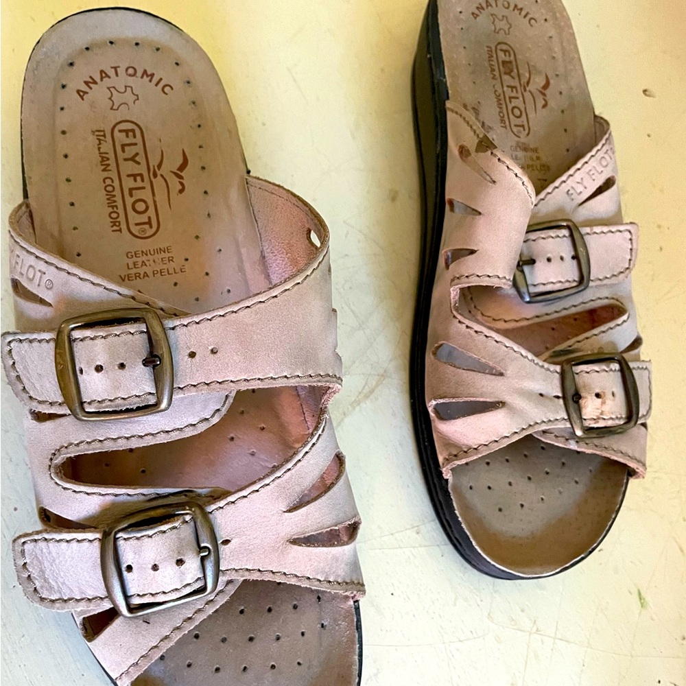 Fly Flot Slide Sandals. Size 6 1/2 Italian Leather Comfort Sandals.